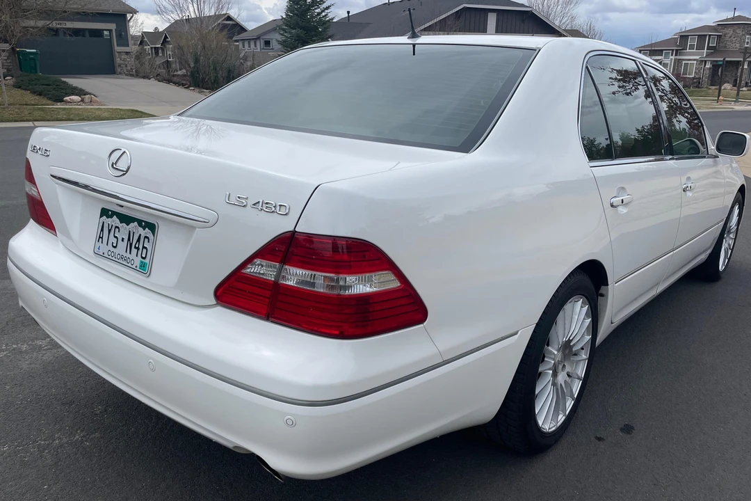 2005 Lexus LS 3rd Gen - Image 9 of 31