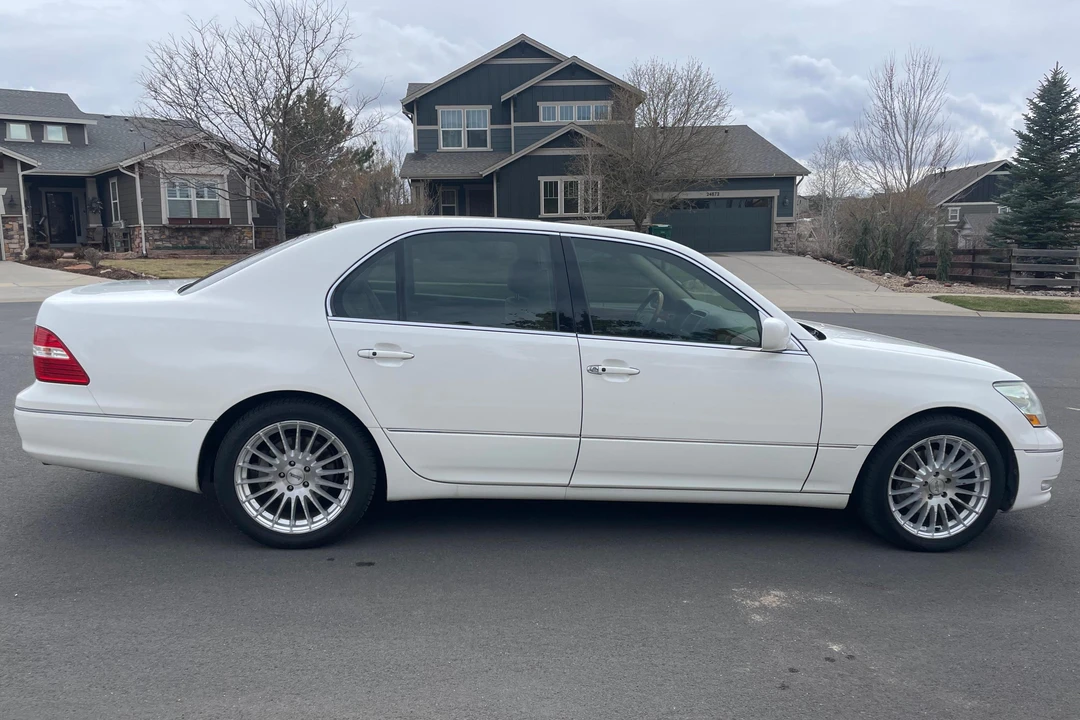 2005 Lexus LS 3rd Gen - Image 3 of 31