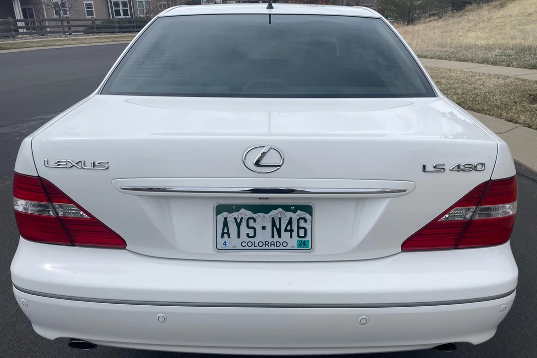 2005 Lexus LS 3rd Gen - Image 5 of 31