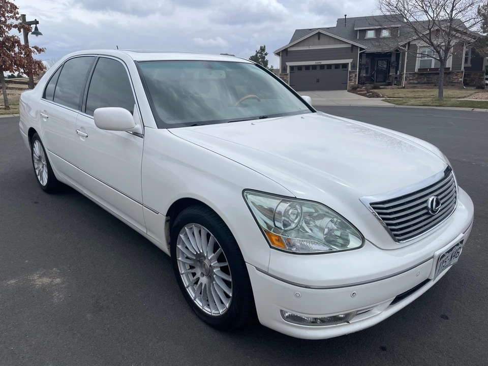 2005 Lexus LS 3rd Gen - Image 10 of 31