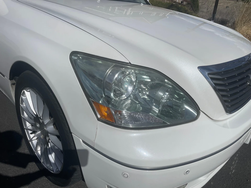 2005 Lexus LS 3rd Gen - Image 11 of 31