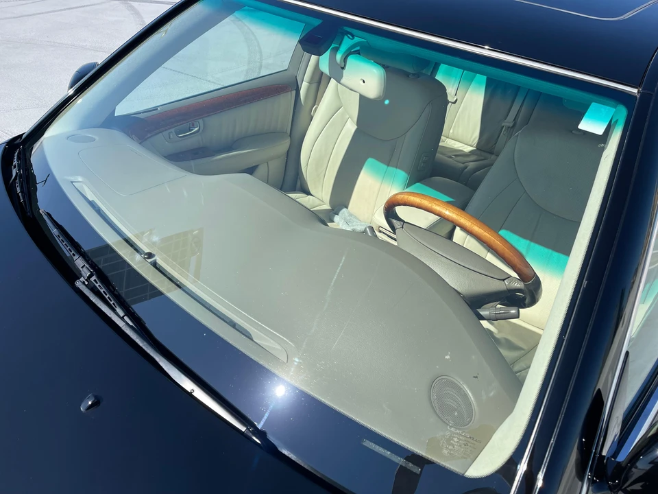 2005 Lexus LS 3rd Gen - Image 26 of 31