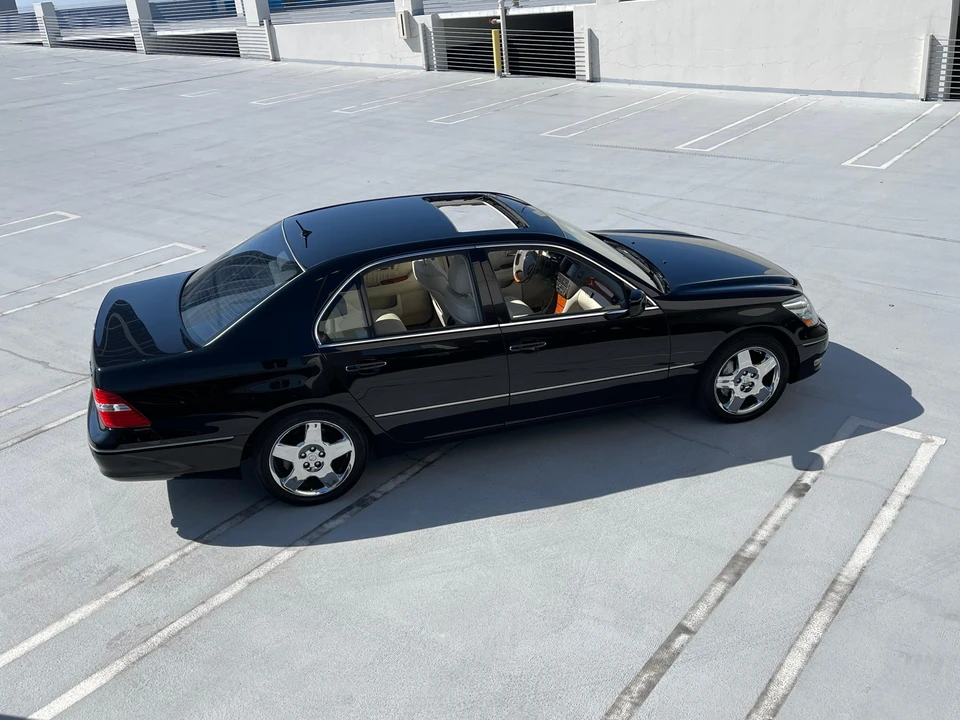 2005 Lexus LS 3rd Gen - Image 17 of 31