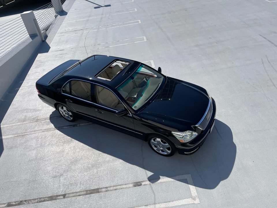 2005 Lexus LS 3rd Gen - Image 19 of 31