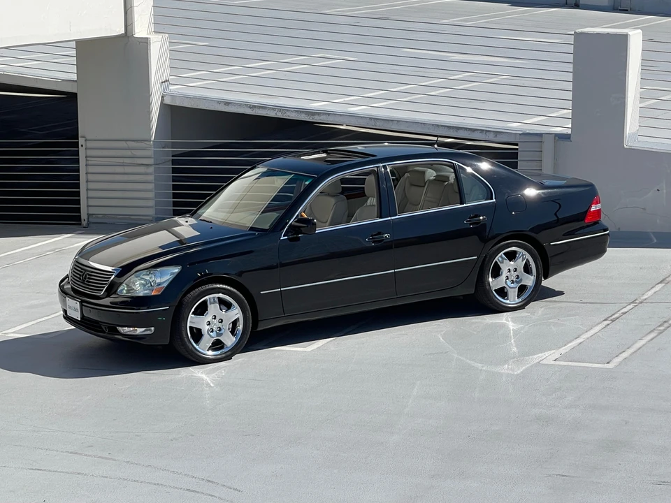 2005 Lexus LS 3rd Gen - Image 11 of 31