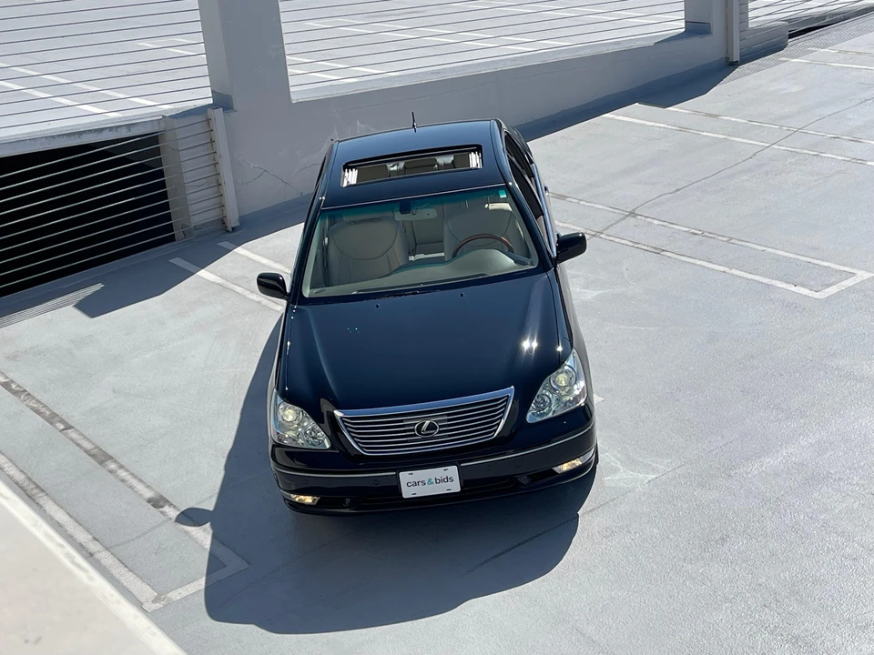 2005 Lexus LS 3rd Gen - Image 20 of 31
