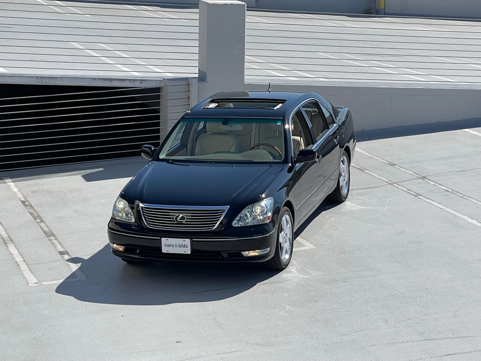 2005 Lexus LS 3rd Gen - Image 8 of 31