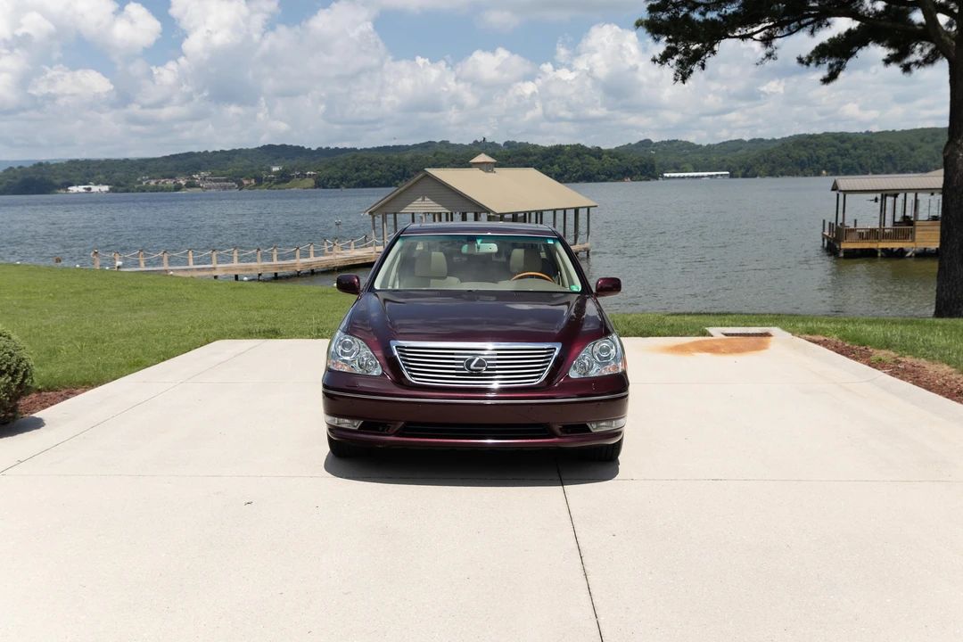 2005 Lexus LS 3rd Gen - Image 7 of 31