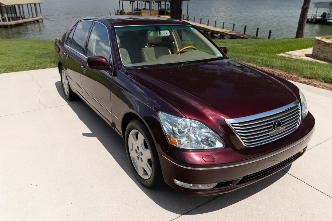 2005 Lexus LS 3rd Gen - Image 20 of 31
