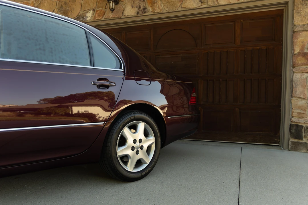 2005 Lexus LS 3rd Gen - Image 31 of 31