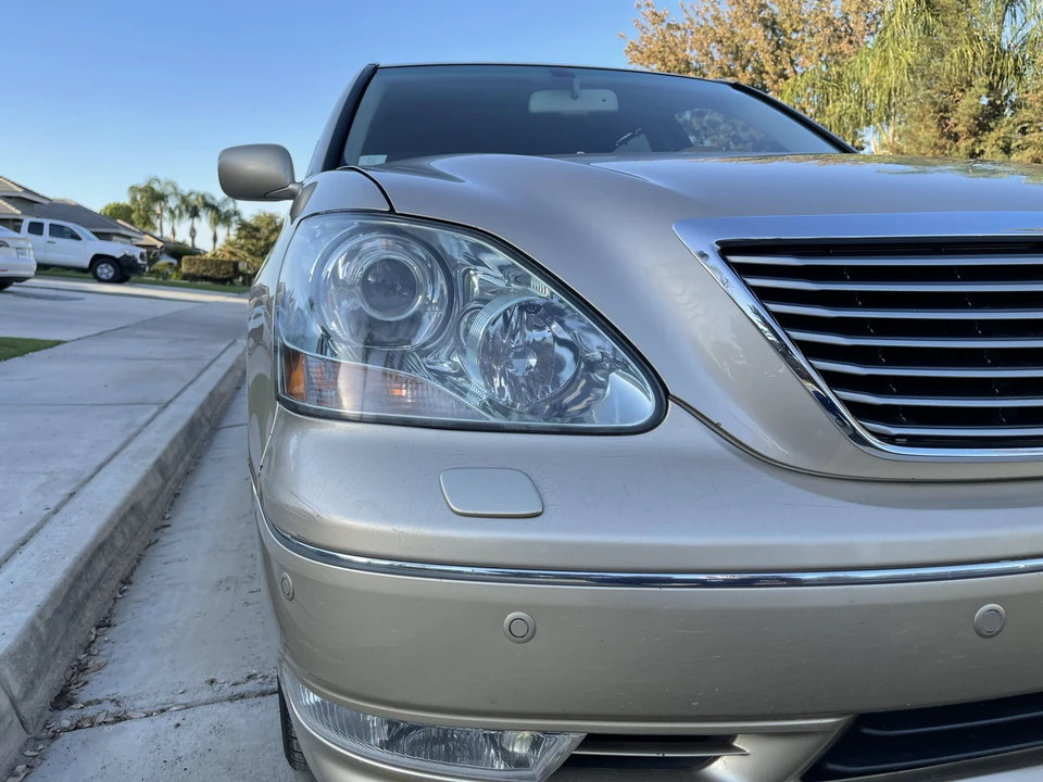 2005 Lexus LS 3rd Gen - Image 16 of 29
