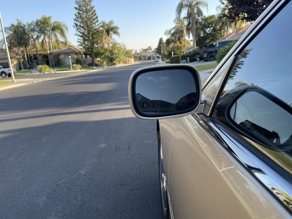 2005 Lexus LS 3rd Gen - Image 24 of 29