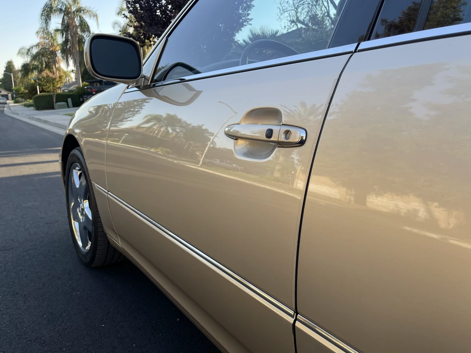 2005 Lexus LS 3rd Gen - Image 26 of 29