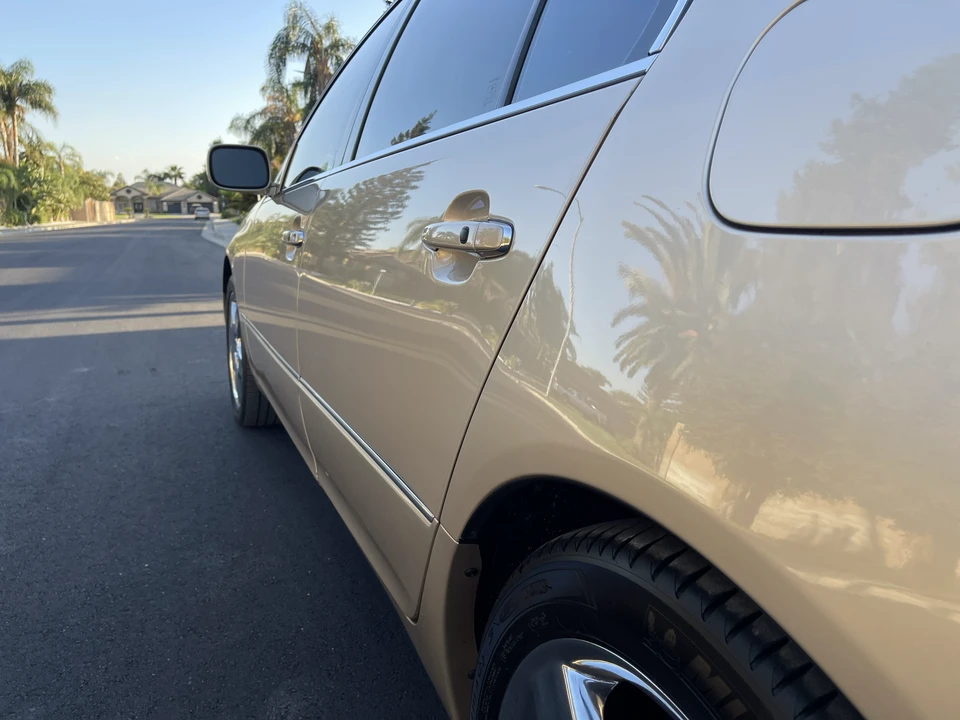 2005 Lexus LS 3rd Gen - Image 28 of 29