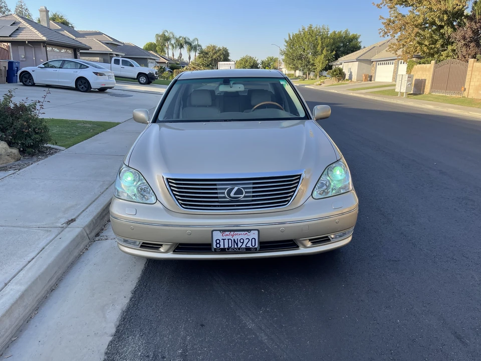 2005 Lexus LS 3rd Gen - Image 7 of 29