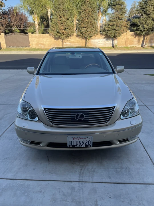 2005 Lexus LS 3rd Gen - Image 8 of 29