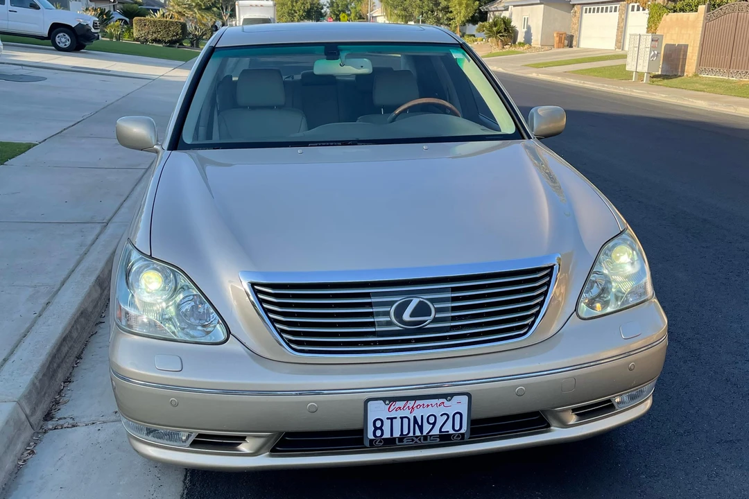 2005 Lexus LS 3rd Gen - Image 2 of 29