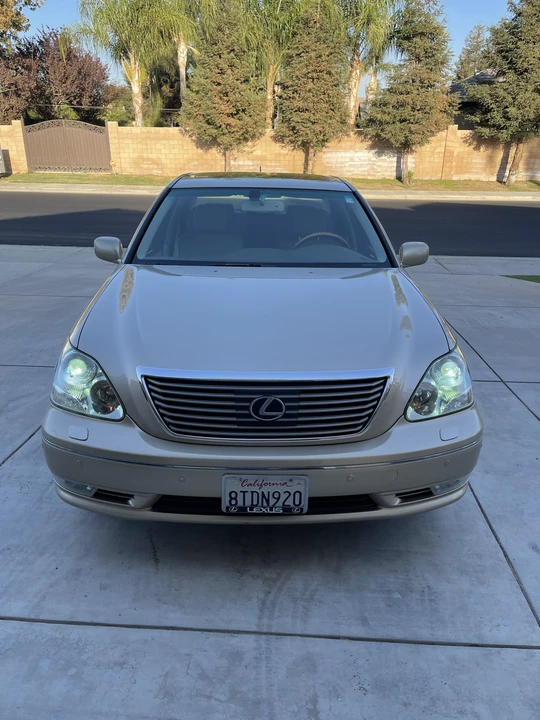 2005 Lexus LS 3rd Gen - Image 9 of 29