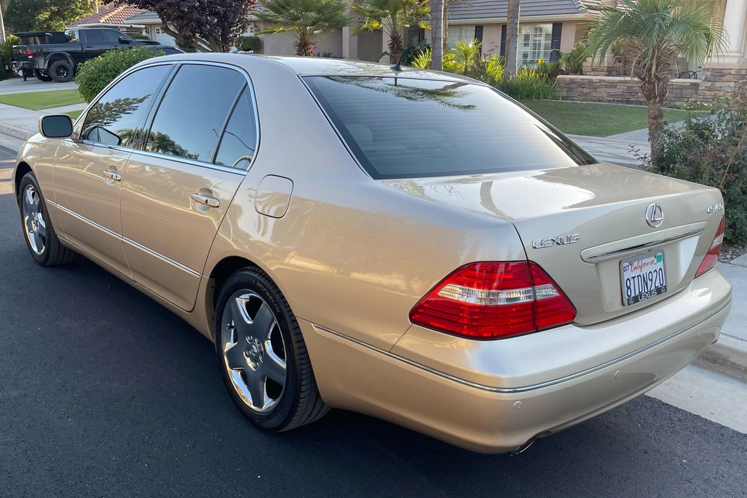 2005 Lexus LS 3rd Gen - Image 4 of 29