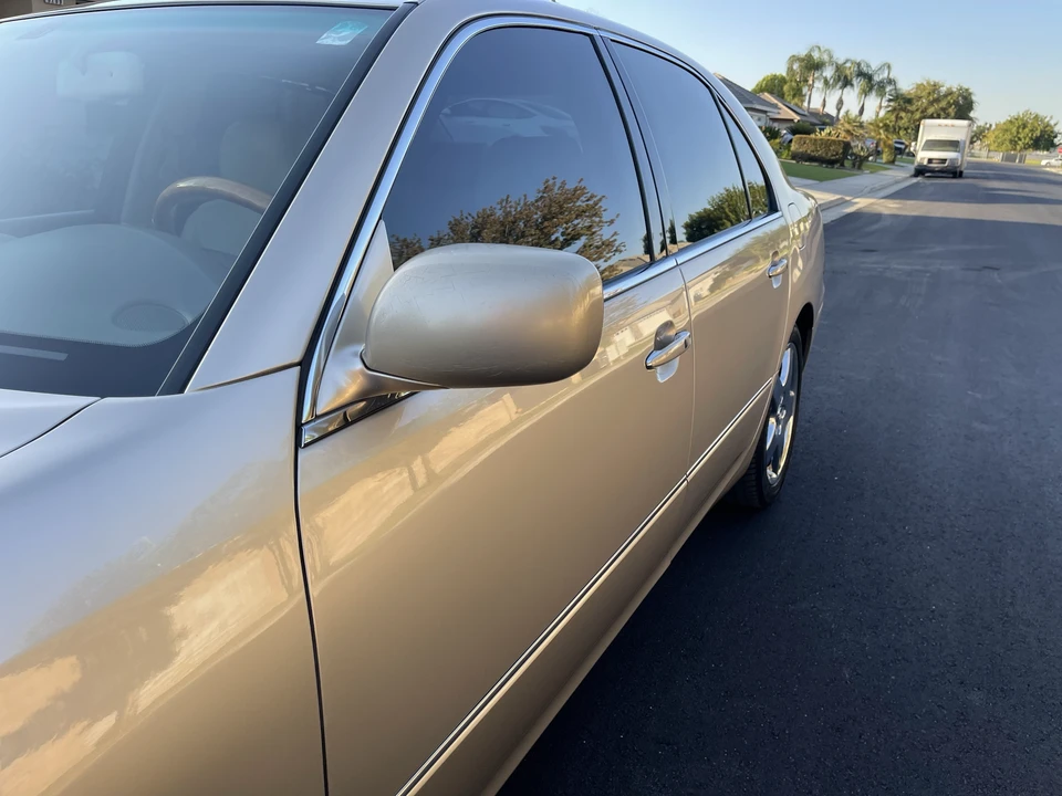 2005 Lexus LS 3rd Gen - Image 23 of 29