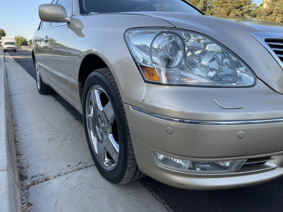 2005 Lexus LS 3rd Gen - Image 15 of 29