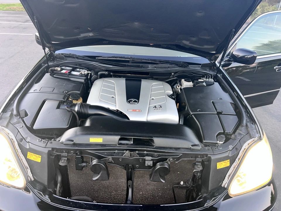 2005 Lexus LS 3rd Gen - Image 21 of 25