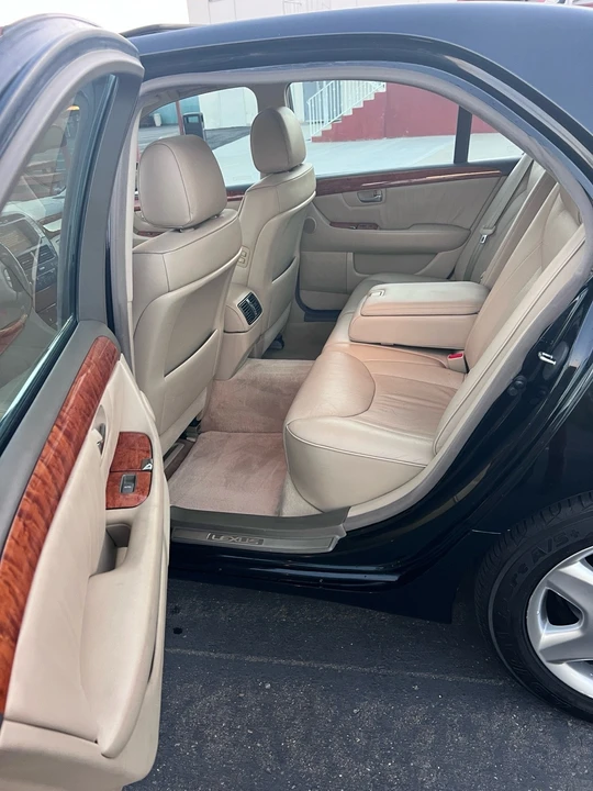 2005 Lexus LS 3rd Gen - Image 14 of 25