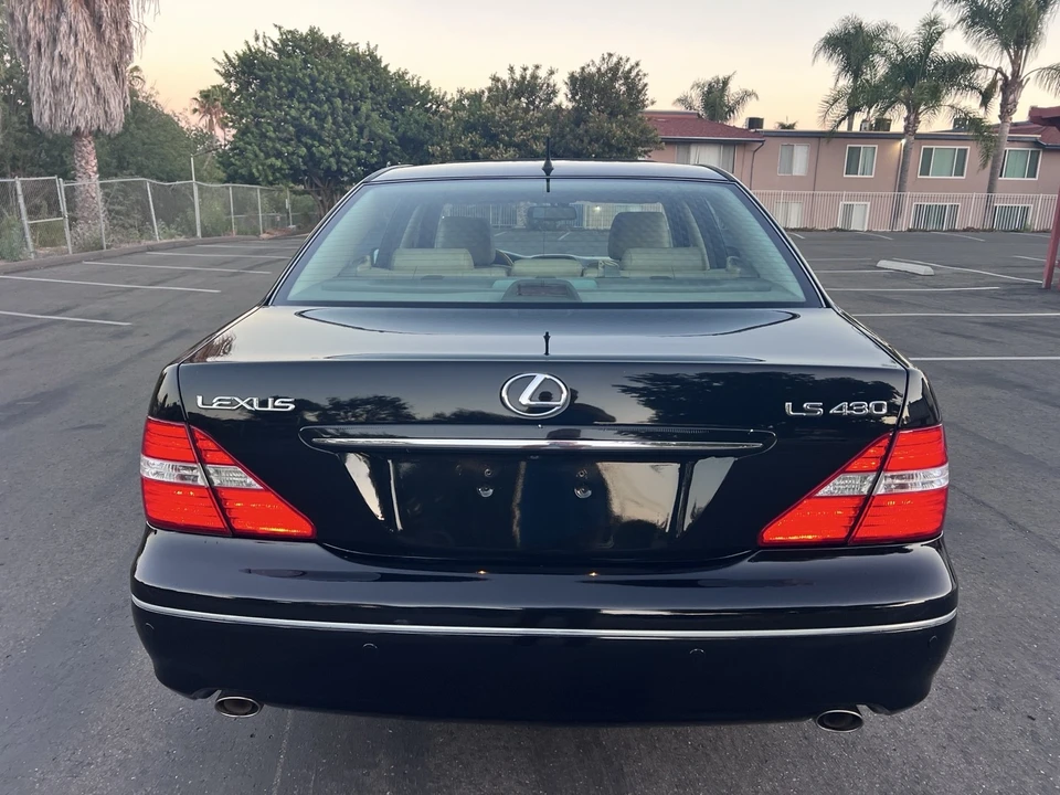 2005 Lexus LS 3rd Gen - Image 4 of 25