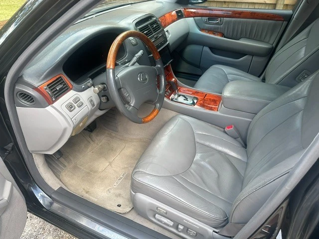 2005 Lexus LS 3rd Gen - Image 3 of 11