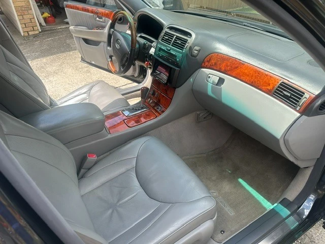 2005 Lexus LS 3rd Gen - Image 7 of 11