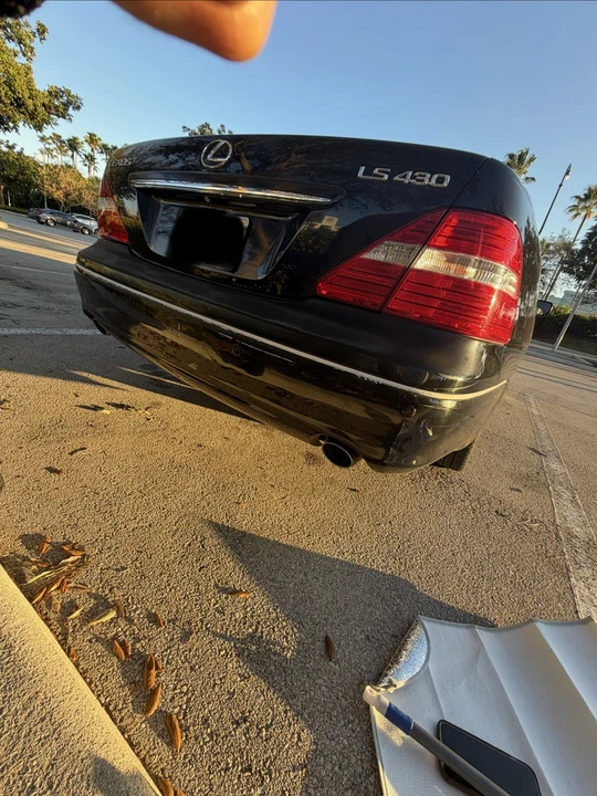 2005 Lexus LS 3rd Gen - Image 16 of 21
