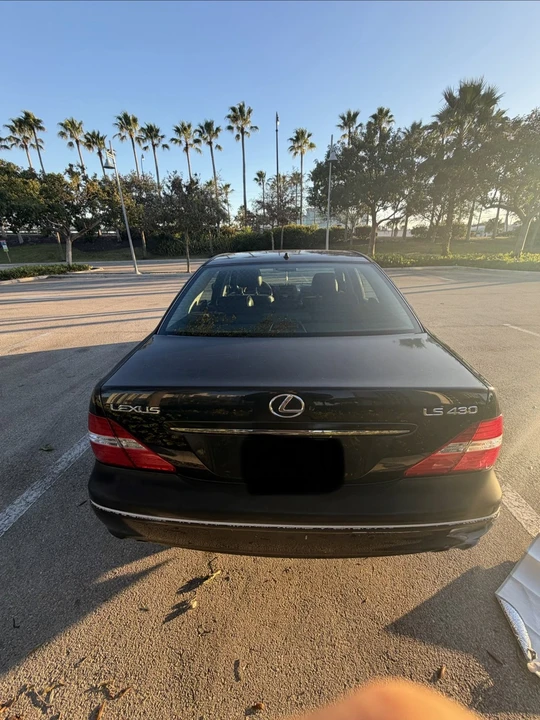 2005 Lexus LS 3rd Gen - Image 12 of 21