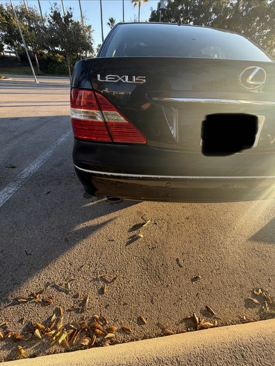2005 Lexus LS 3rd Gen - Image 15 of 21
