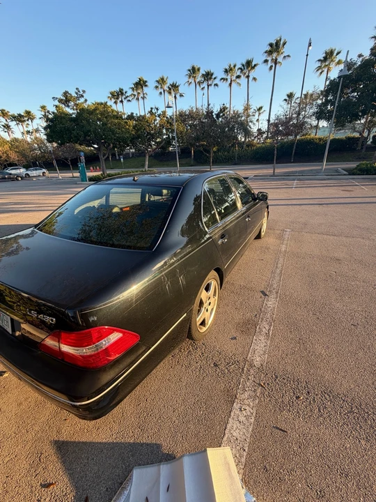 2005 Lexus LS 3rd Gen - Image 18 of 21