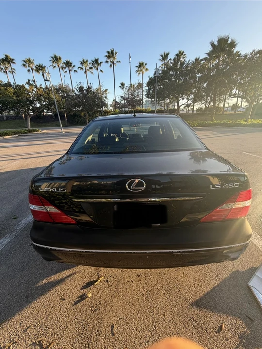 2005 Lexus LS 3rd Gen - Image 13 of 21