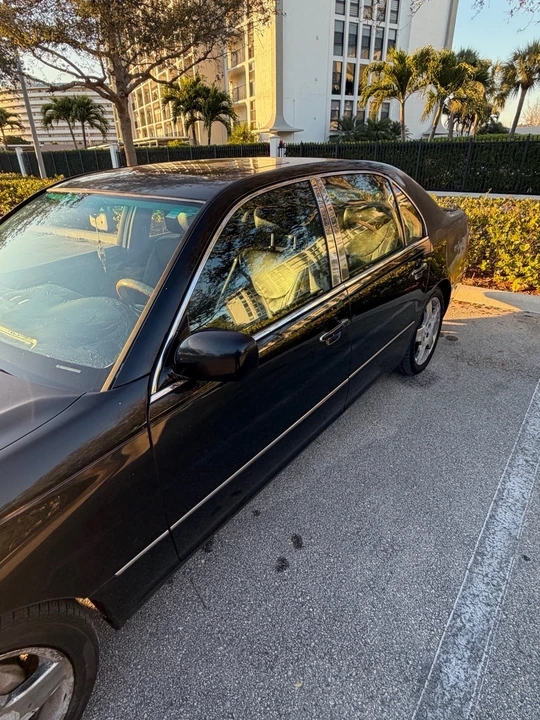 2005 Lexus LS 3rd Gen - Image 8 of 21
