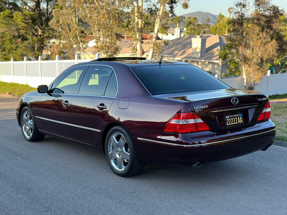 2005 Lexus LS 3rd Gen - Image 12 of 31