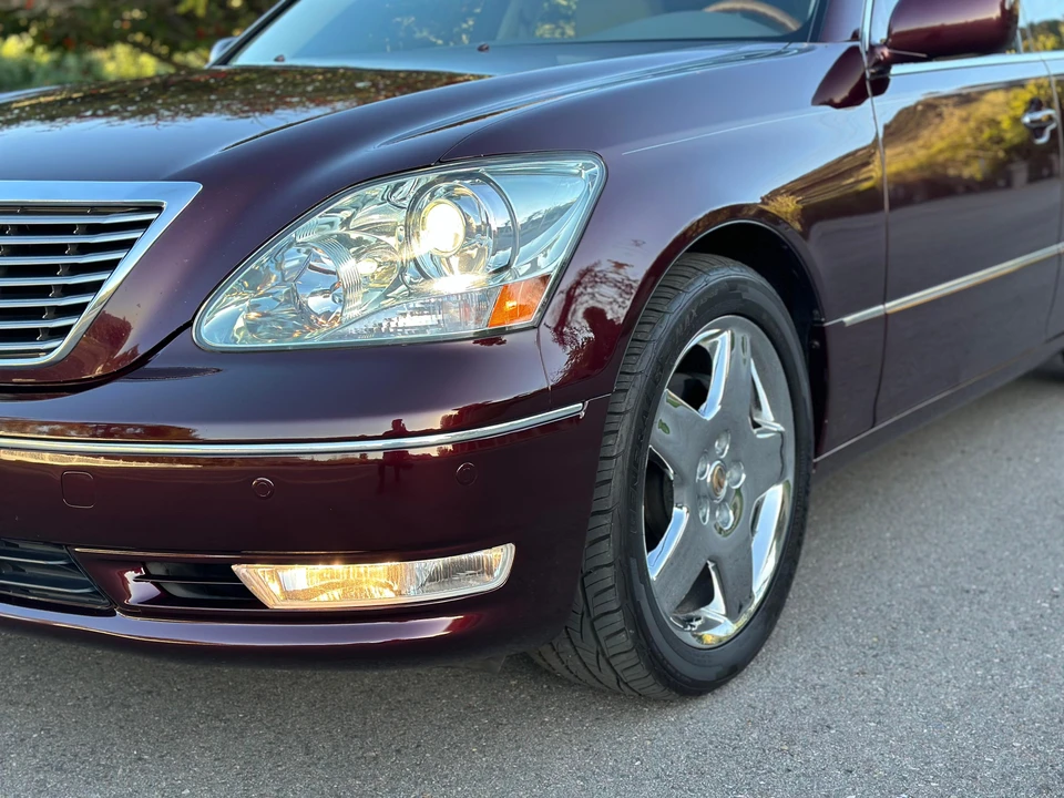 2005 Lexus LS 3rd Gen - Image 21 of 31