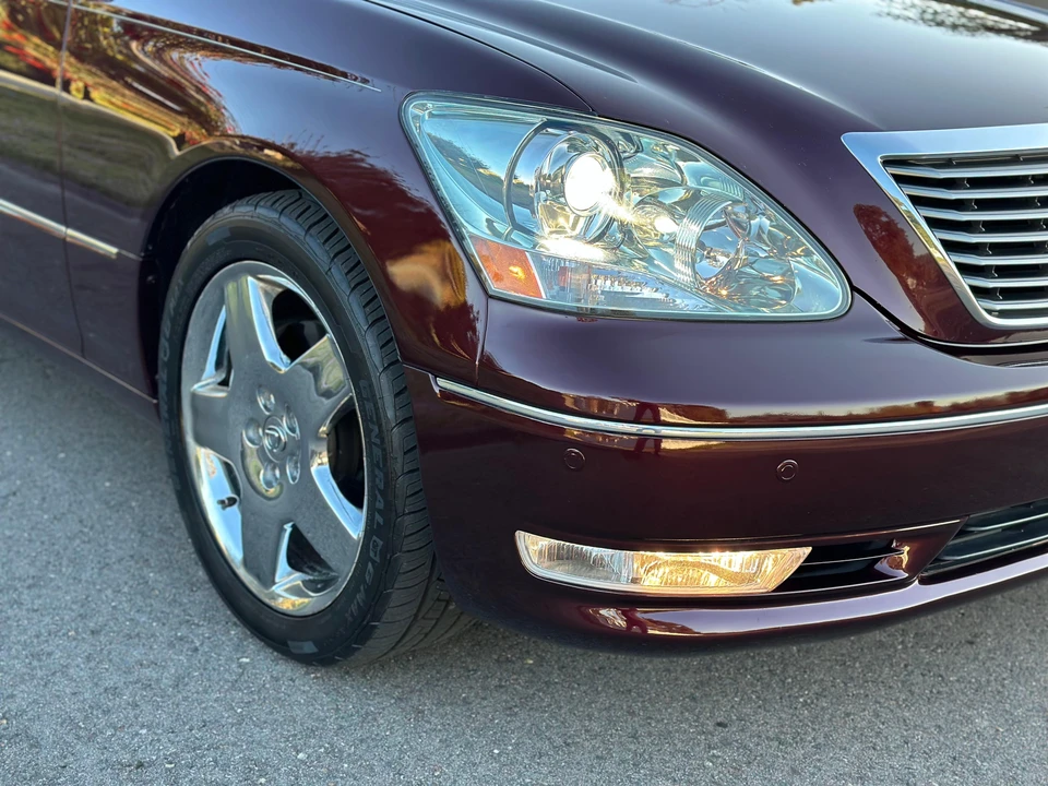 2005 Lexus LS 3rd Gen - Image 18 of 31