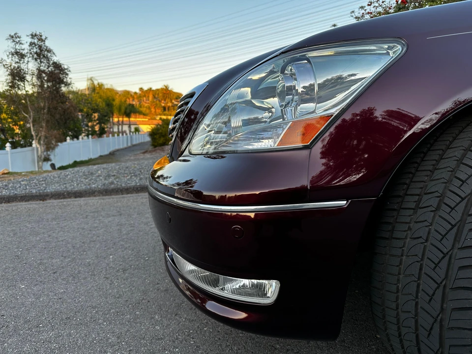 2005 Lexus LS 3rd Gen - Image 23 of 31