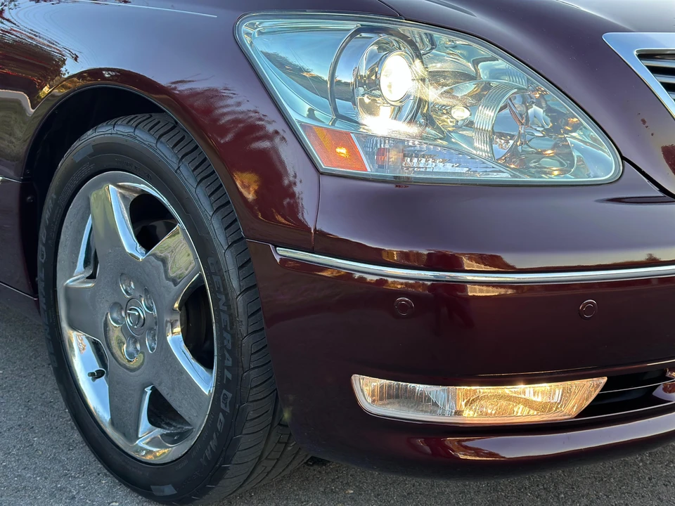2005 Lexus LS 3rd Gen - Image 19 of 31