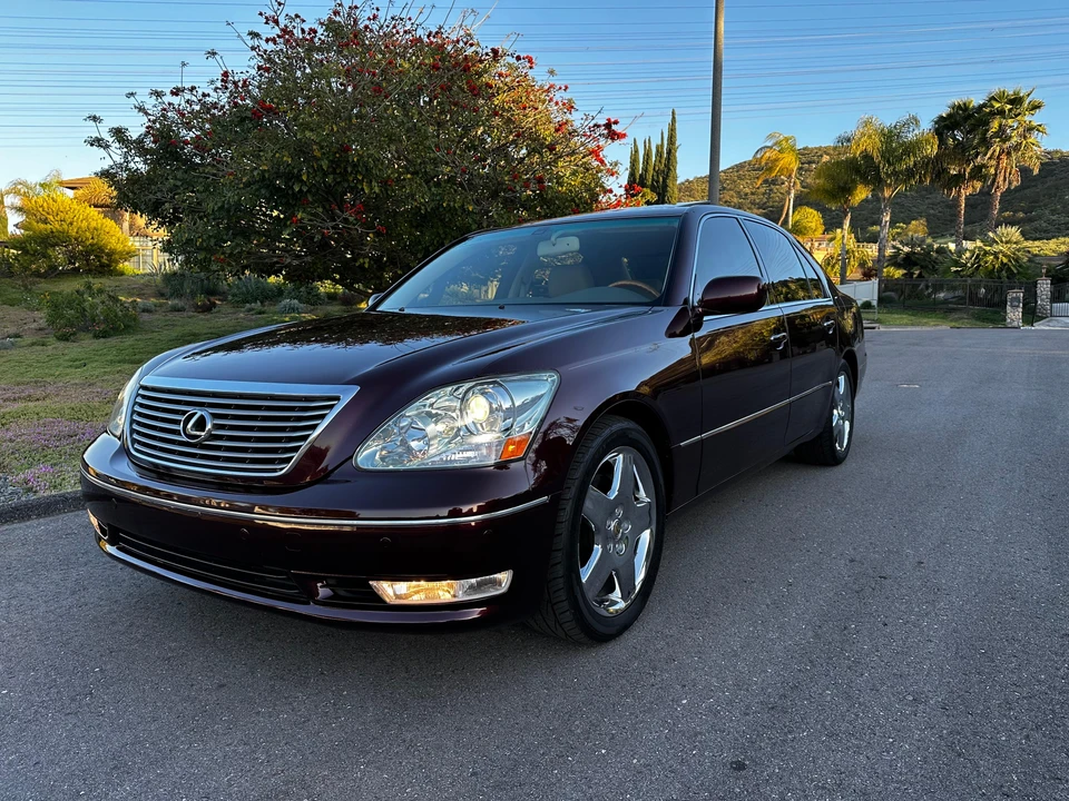 2005 Lexus LS 3rd Gen - Image 7 of 31