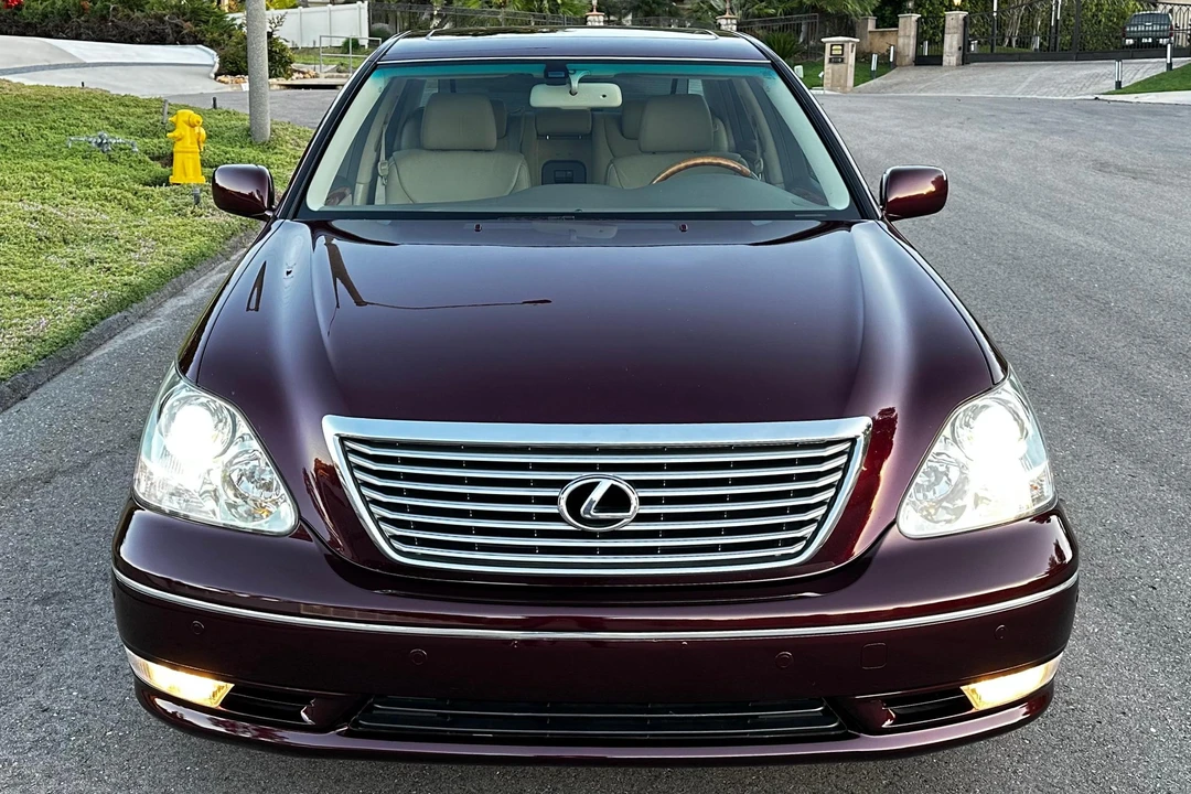 2005 Lexus LS 3rd Gen - Image 2 of 31