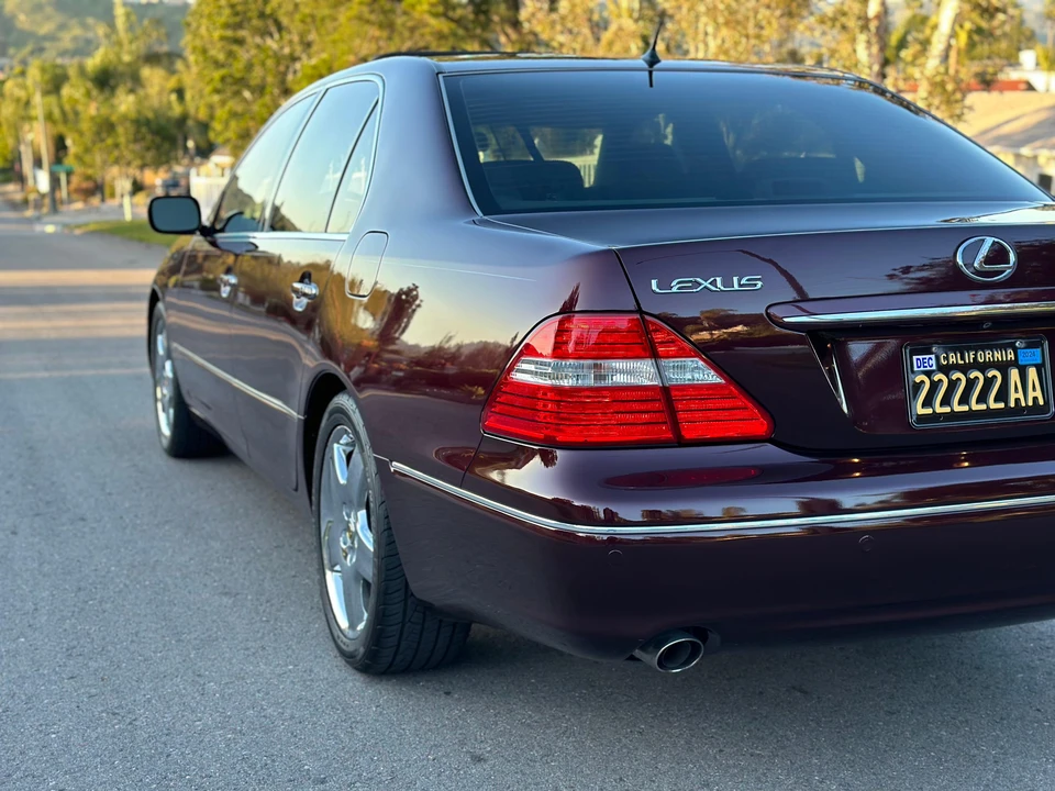 2005 Lexus LS 3rd Gen - Image 26 of 31