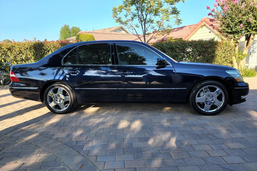 2005 Lexus LS 3rd Gen - Image 3 of 31
