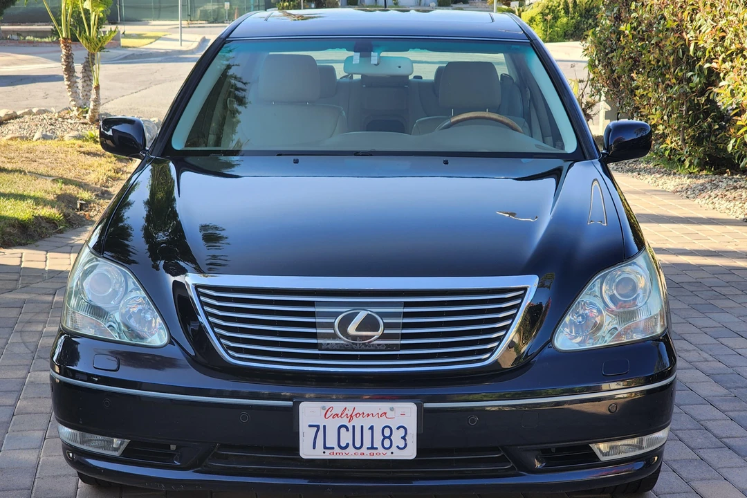 2005 Lexus LS 3rd Gen - Image 2 of 31