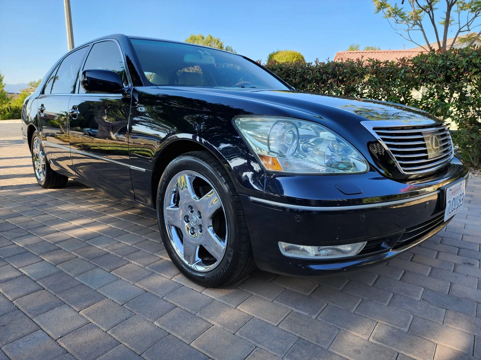 2005 Lexus LS 3rd Gen - Image 25 of 31