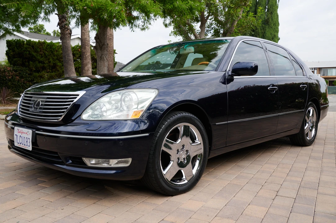 2005 Lexus LS 3rd Gen - Image 12 of 31
