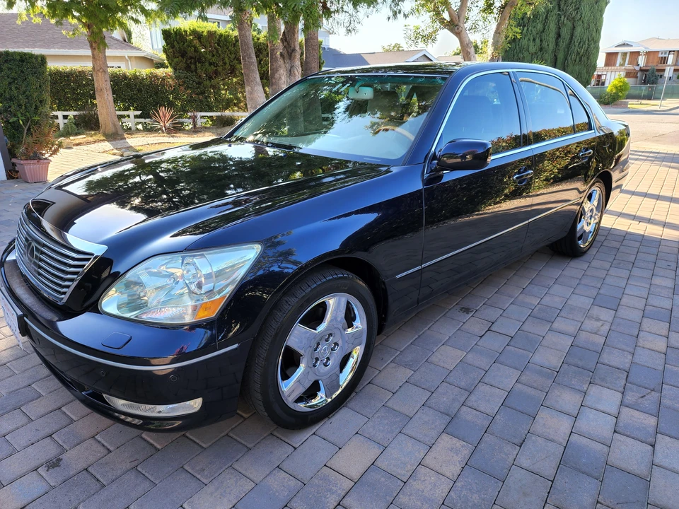 2005 Lexus LS 3rd Gen - Image 11 of 31