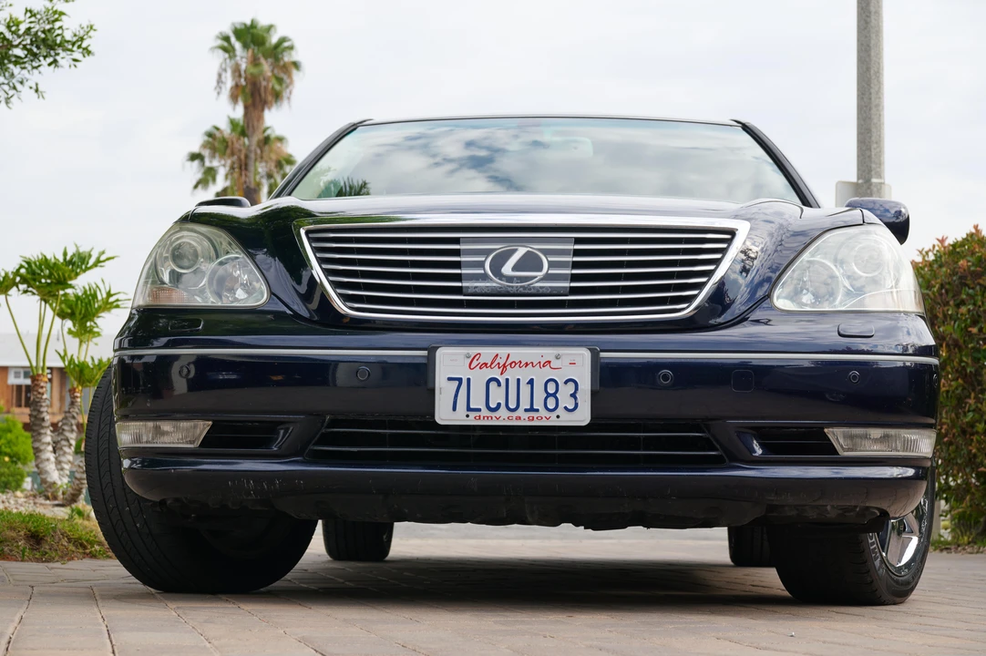 2005 Lexus LS 3rd Gen - Image 8 of 31
